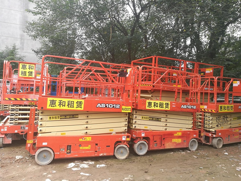 龙泉驿升降机租赁篇之剪刀车